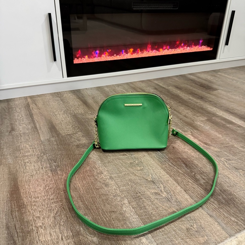 Green Steve Madden Faux Saaffiano Leather Dome Crossbody Bag Purse- Gold Accents